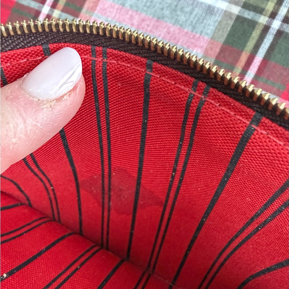 Louis Vuitton pouch/wristlet from GM Neverfull - Picture 6 of 7